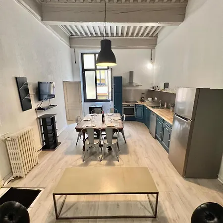 Family Apartment *